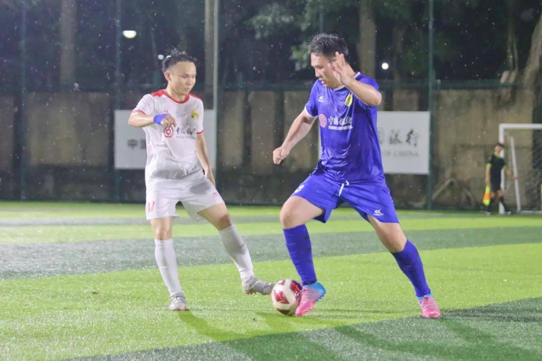 神仙球+神剧情！中山社区杯足球赛复刻世界杯“上帝之手”名局
