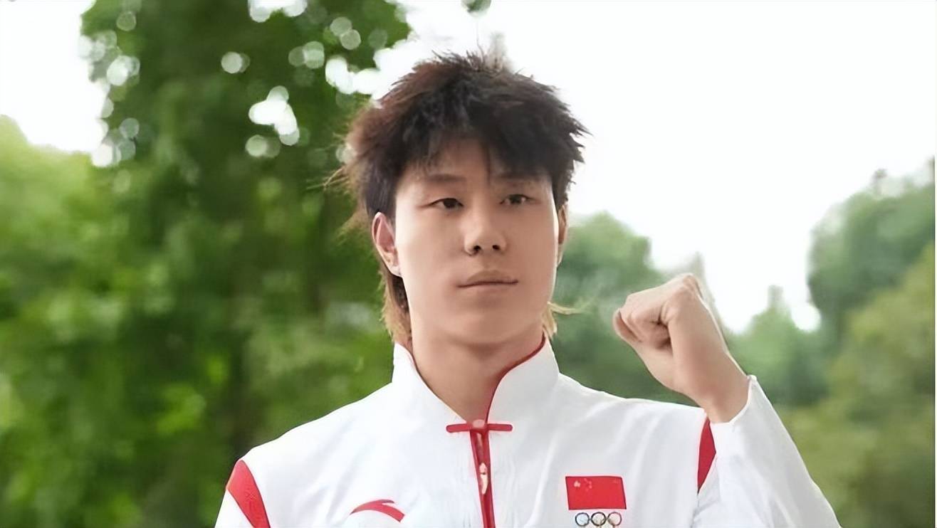 体育圈塌房盘点:徐杰屡曝出轨易建联PC门 科比强奸案国足重灾区