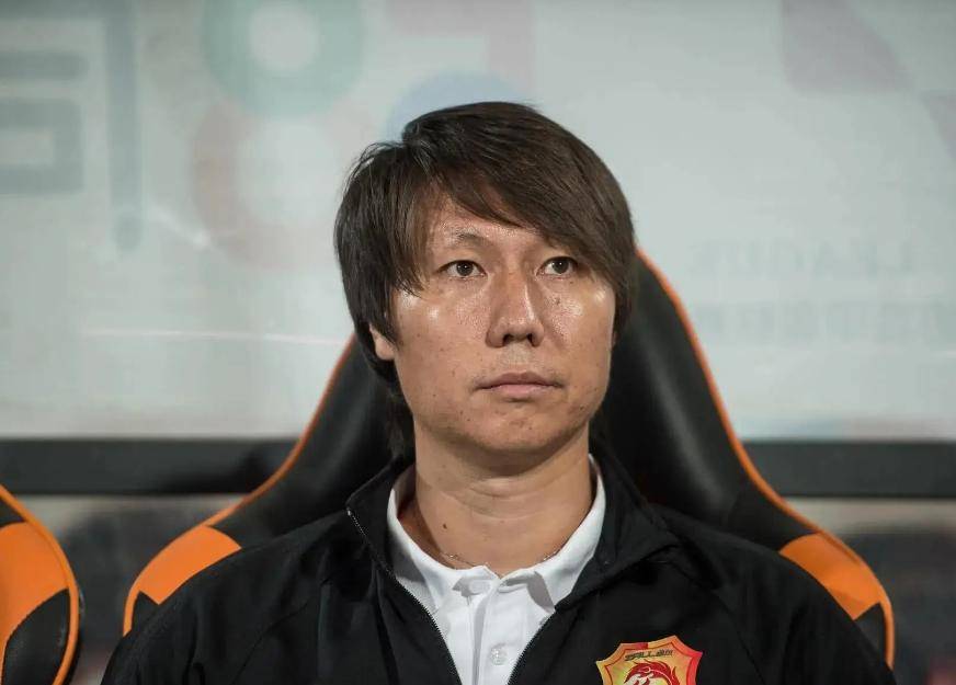 体育圈塌房盘点:徐杰屡曝出轨易建联PC门 科比强奸案国足重灾区