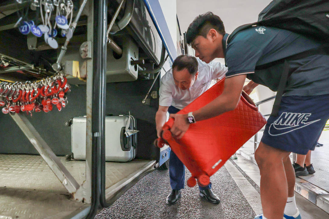 打开“苏超”的第“N”种方式!东部机场集团推出主题打卡点及“苏超”专线服务