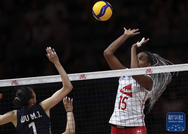 世界女排联赛(中国北京站):中国队胜法国队