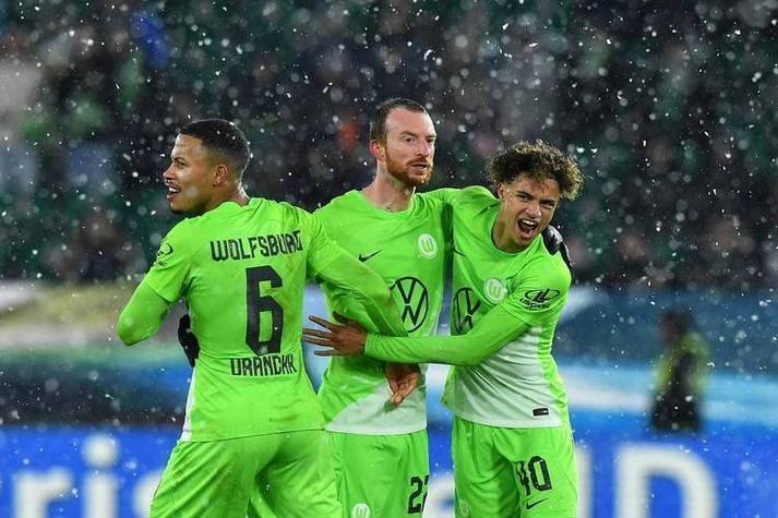 德甲收官战:奥格斯堡主场捍卫尊严,柏林联客场寻胜机