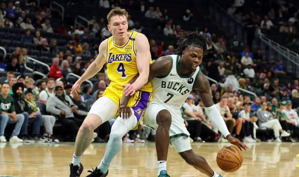 密尔沃基雄鹿裁掉锋线新秀利文斯顿,未来何去何从?