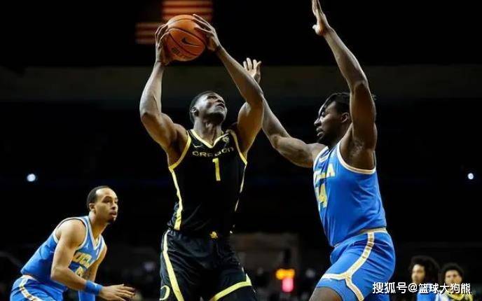 火箭队内线太豪华!4大中锋坐镇篮下,场均15+10大闸,只能转投东部