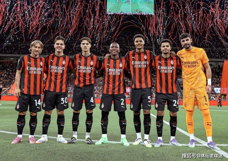 开云体育app-AC米兰7大新援集体亮相！三大中场助球队质变，一人加盟至关重要