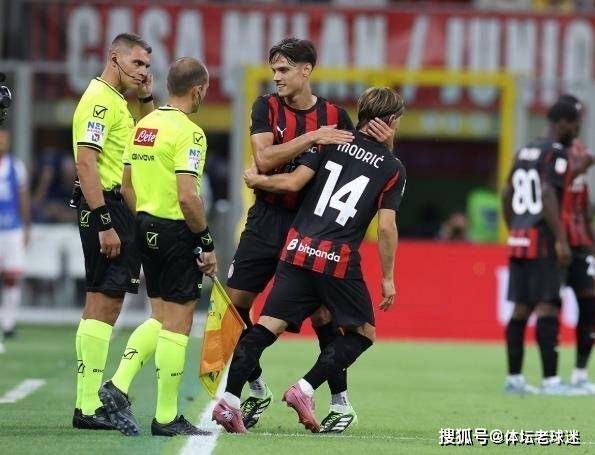 AC米兰7大新援集体亮相！三大中场助球队质变，一人加盟至关重要