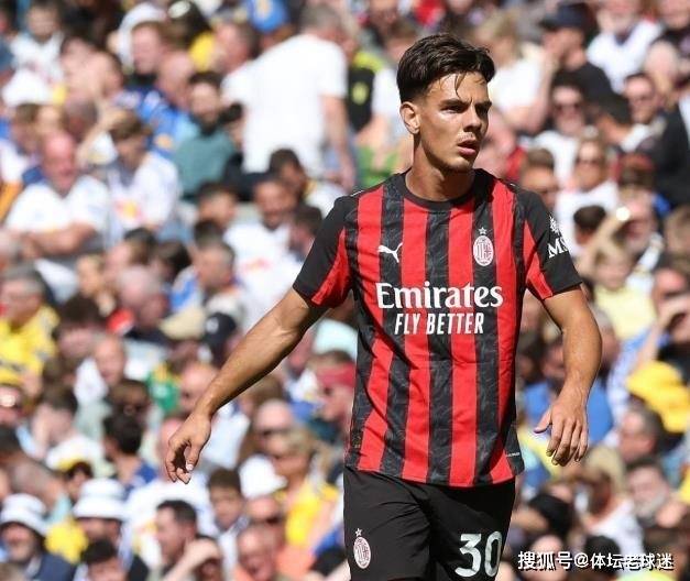 AC米兰7大新援集体亮相！三大中场助球队质变，一人加盟至关重要