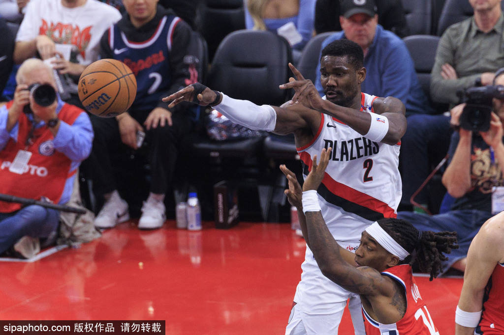 开云体育首页-利拉德重返波特兰开拓者：初心与传奇再续