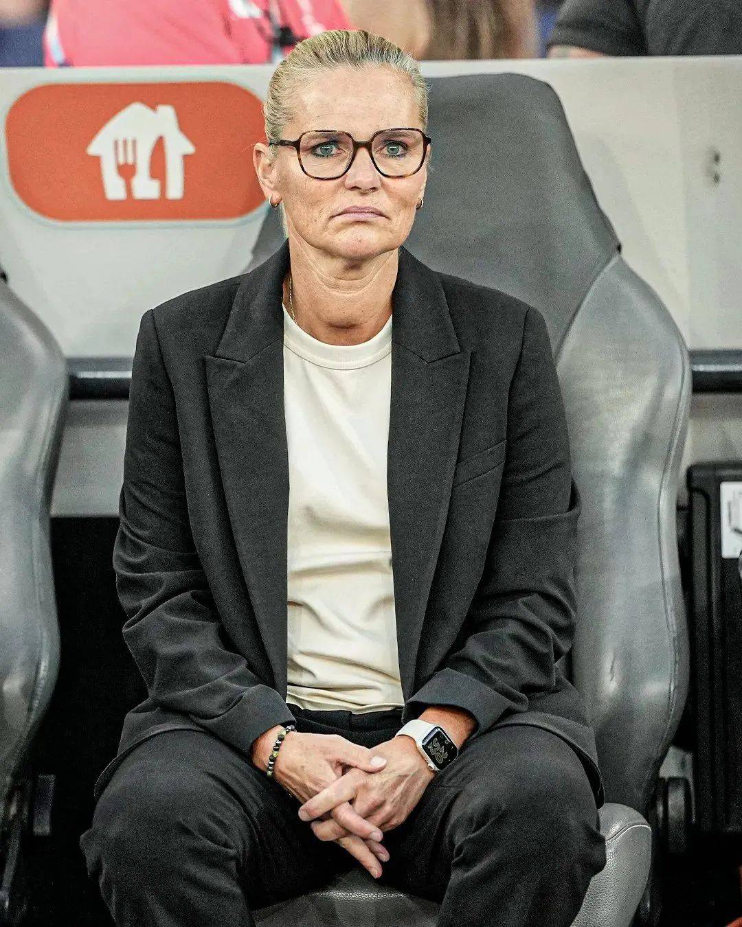 韧劲十足的英格兰女足！