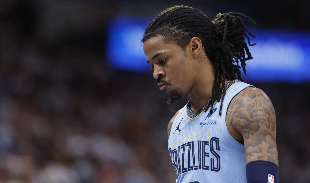 开云体育下载-莫兰特因脚踝扭伤倒下 孟菲斯灰熊备受打击