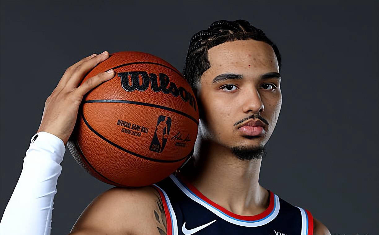 kaiyun-洛杉矶快船侧翼新星弗劳尔斯的崭露头角